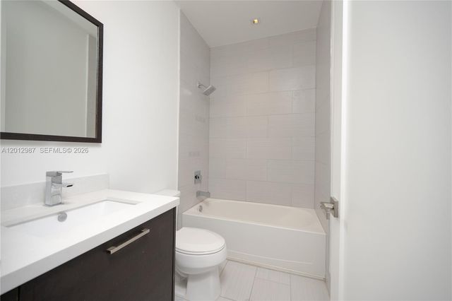 9165 NW 33rd St, Doral, FL 33172