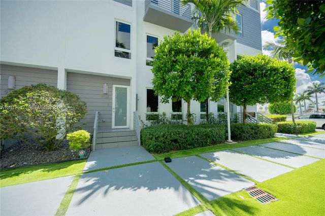 9165 NW 33rd St, Doral, FL 33172