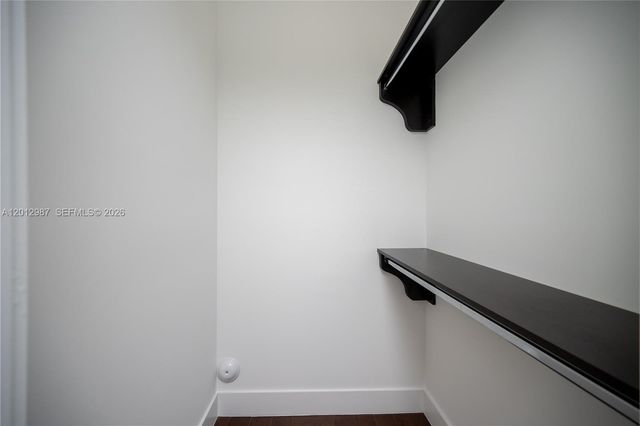 9165 NW 33rd St, Doral, FL 33172