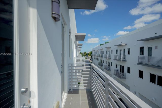 9165 NW 33rd St, Doral, FL 33172