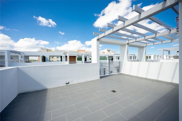 9165 NW 33rd St, Doral, FL 33172