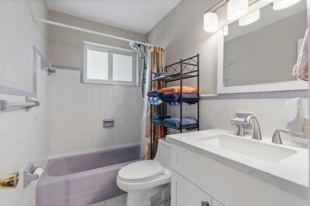 2780 NW 26TH Avenue, Oakland Park, FL 33311