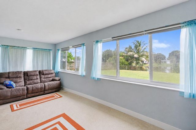 2780 NW 26TH Avenue, Oakland Park, FL 33311