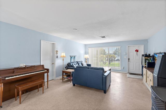 2780 NW 26TH Avenue, Oakland Park, FL 33311