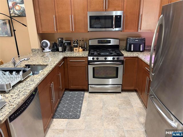 1110 Windsor Park Court, Englewood, NJ 07631