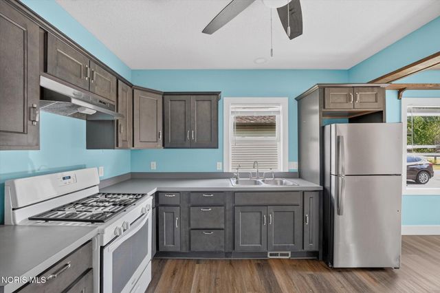760 N Cousino Road, Oregon, OH 43616