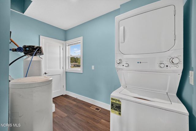 760 N Cousino Road, Oregon, OH 43616