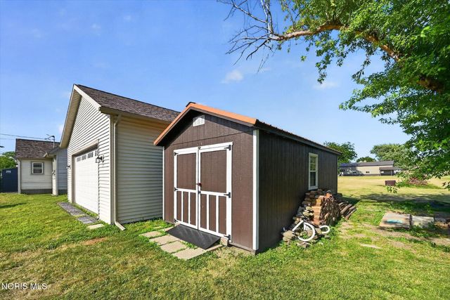 760 N Cousino Road, Oregon, OH 43616
