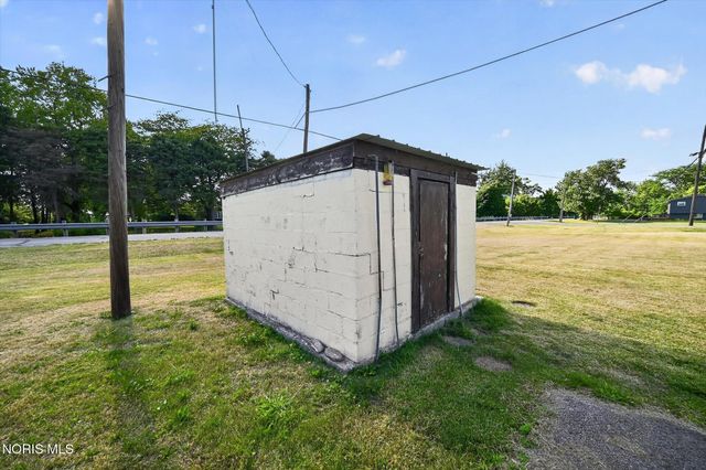 760 N Cousino Road, Oregon, OH 43616