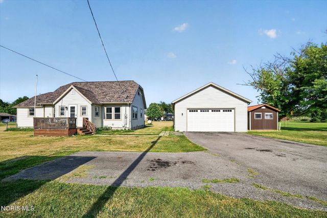 760 N Cousino Road, Oregon, OH 43616