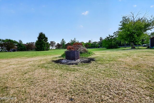 760 N Cousino Road, Oregon, OH 43616