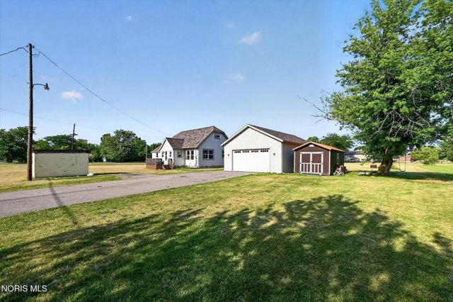 760 N Cousino Road, Oregon, OH 43616
