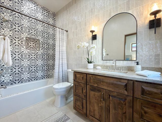 529 Alarid Street, Santa Fe, NM 87501