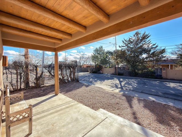 529 Alarid Street, Santa Fe, NM 87501