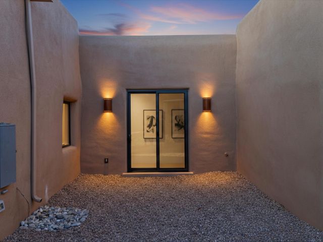 529 Alarid Street, Santa Fe, NM 87501