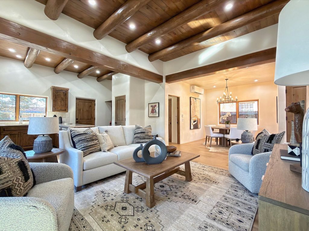 529 Alarid Street, Santa Fe, NM 87501