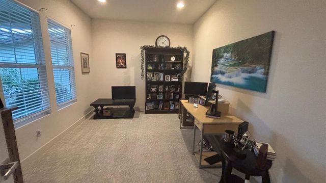 1062 Longhorn Ln, Lincoln, CA 95648