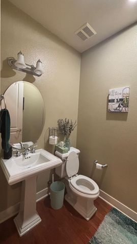 1062 Longhorn Ln, Lincoln, CA 95648