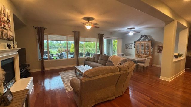 1062 Longhorn Ln, Lincoln, CA 95648
