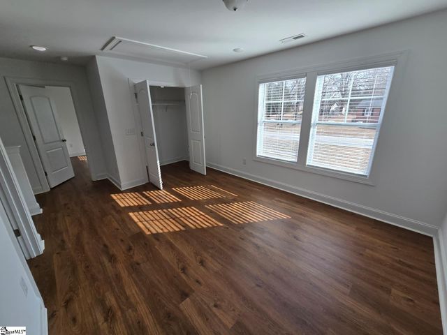 109 Lynn Avenue, Laurens, SC 29360