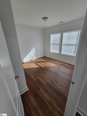 109 Lynn Avenue, Laurens, SC 29360