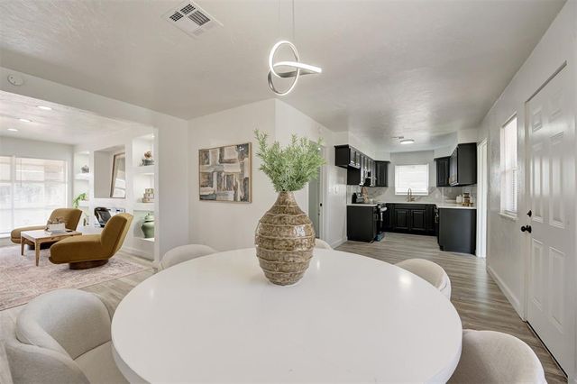 10504 Sunnymeade Place, Oklahoma City, OK 73120