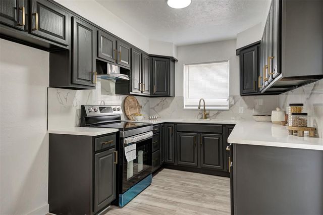 10504 Sunnymeade Place, Oklahoma City, OK 73120