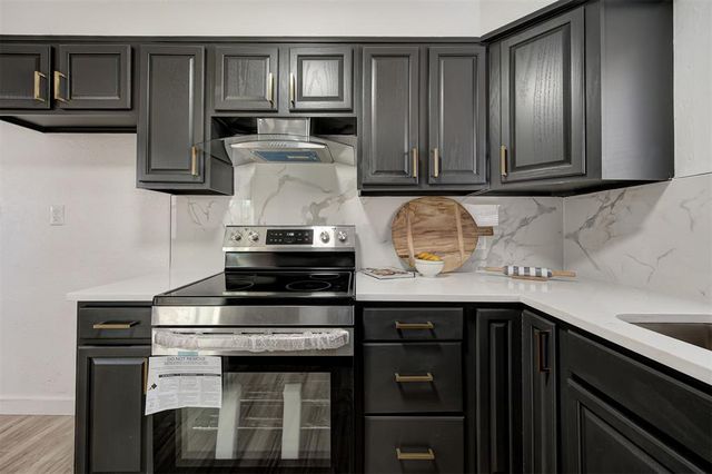 10504 Sunnymeade Place, Oklahoma City, OK 73120