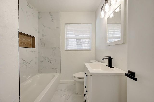 10504 Sunnymeade Place, Oklahoma City, OK 73120