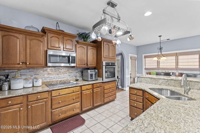 8576 Saddle Creek Drive, Olive Branch, MS 38654