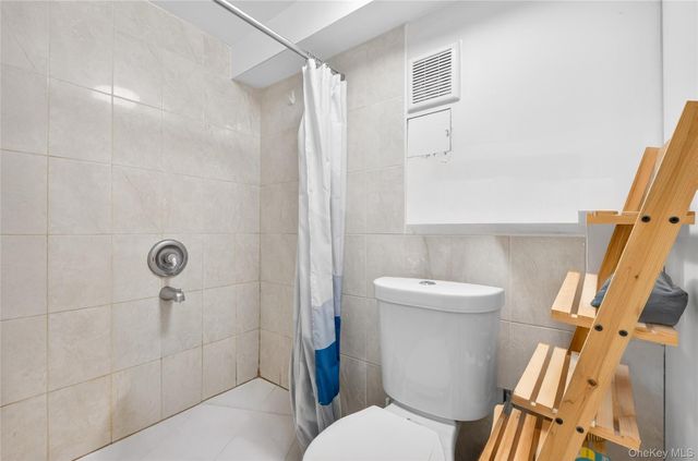 62-01 Douglaston Parkway, Douglaston, NY 11362