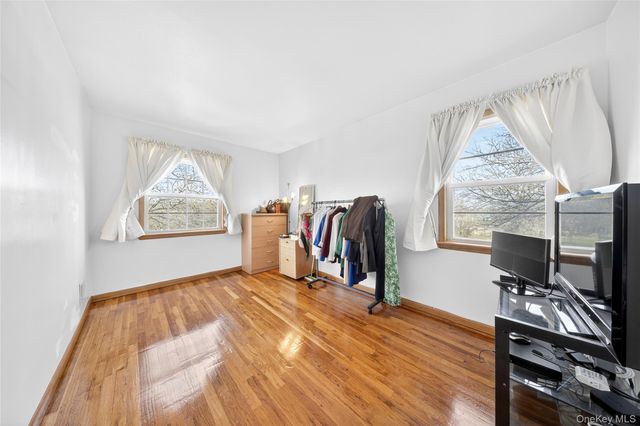 62-01 Douglaston Parkway, Douglaston, NY 11362