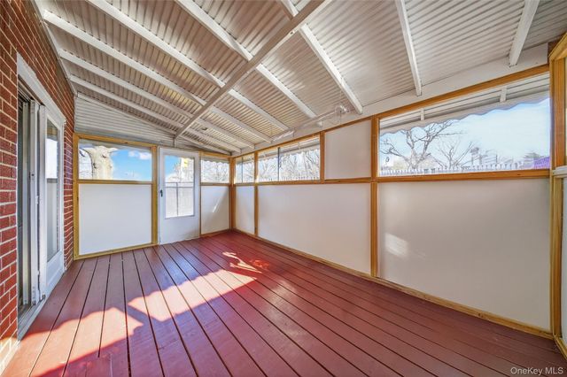 62-01 Douglaston Parkway, Douglaston, NY 11362