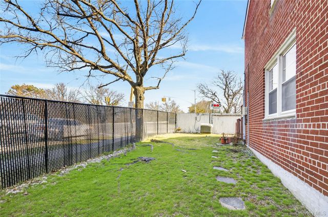 62-01 Douglaston Parkway, Douglaston, NY 11362