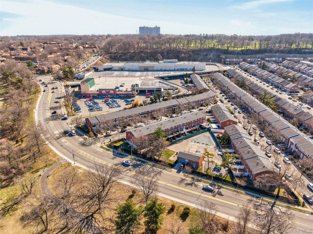 62-01 Douglaston Parkway, Douglaston, NY 11362