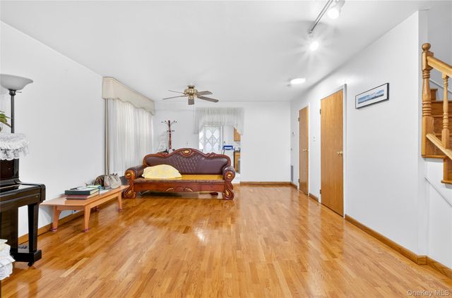 62-01 Douglaston Parkway, Douglaston, NY 11362