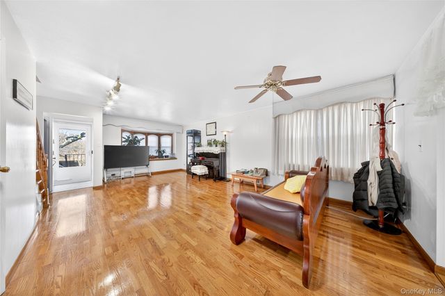 62-01 Douglaston Parkway, Douglaston, NY 11362