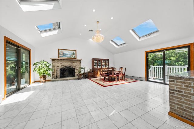 1 Grandview Drive, Shirley, NY 11967