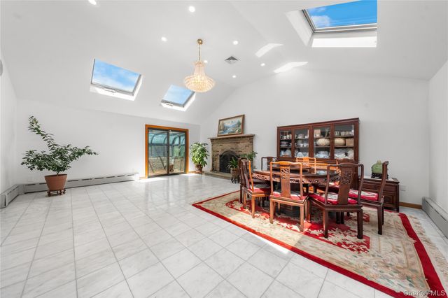 1 Grandview Drive, Shirley, NY 11967