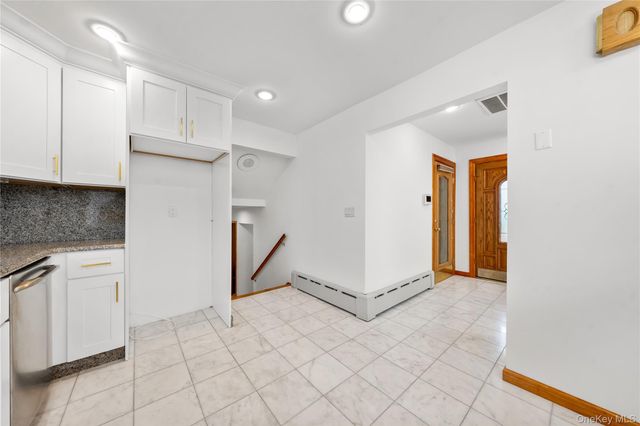 1 Grandview Drive, Shirley, NY 11967
