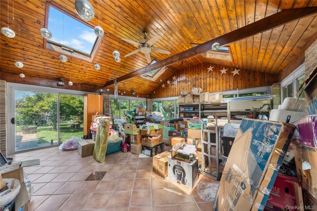 1 Grandview Drive, Shirley, NY 11967