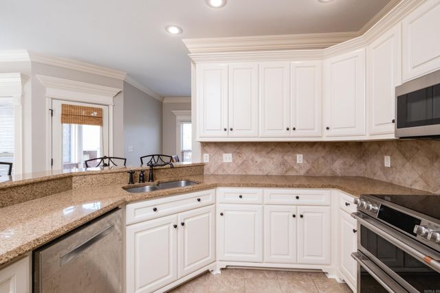 25 Kanis Creek Place, Little Rock, AR 72223
