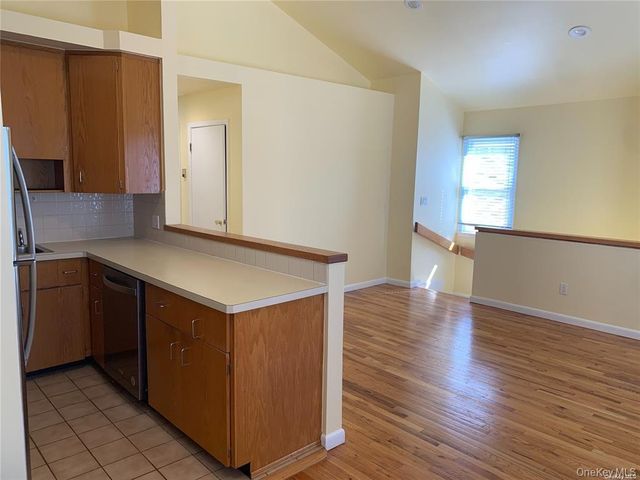 8 Hickory Road, Port Washington, NY 11050