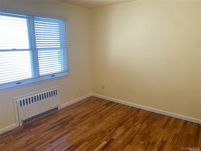 8 Hickory Road, Port Washington, NY 11050