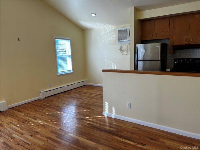 8 Hickory Road, Port Washington, NY 11050