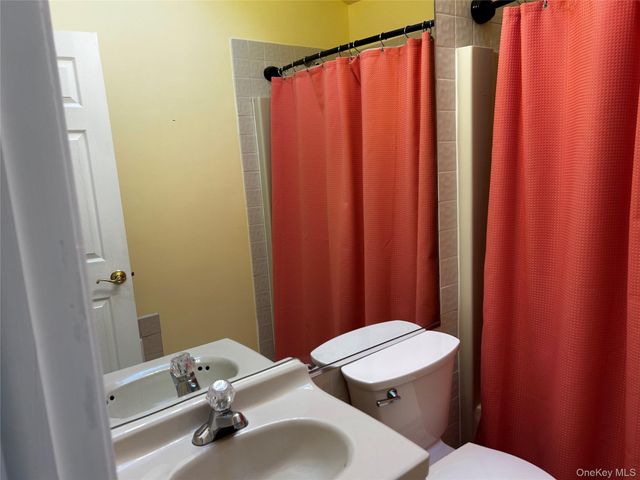 8 Hickory Road, Port Washington, NY 11050