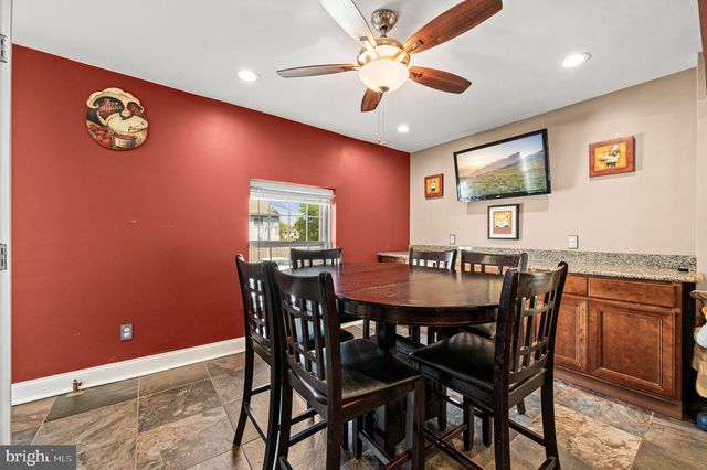 236 POWHATTAN AVE, Essington, PA 19029