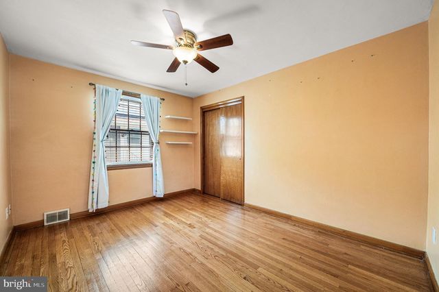 236 POWHATTAN AVE, Essington, PA 19029