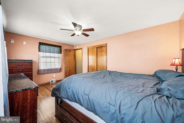 236 POWHATTAN AVE, Essington, PA 19029