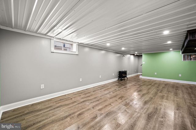 236 POWHATTAN AVE, Essington, PA 19029